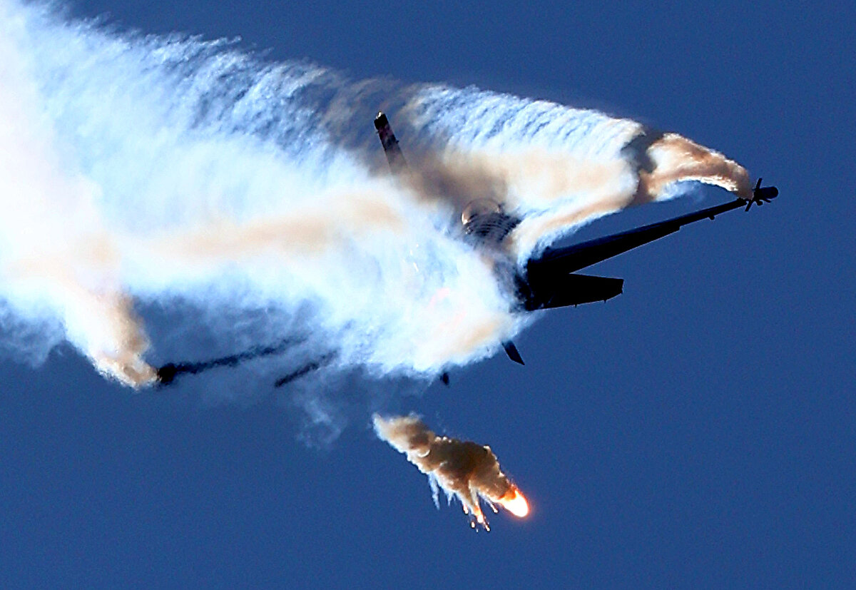 Mert, Türk milletini temsil ettiklerini, yurt dışındaki gösterilerde de bu bilinçle hareket ettiklerini vurguladı.<br>