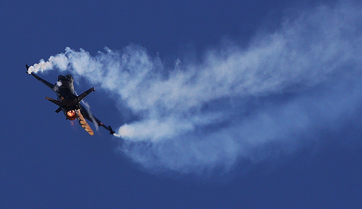 Bugüne kadar yurt içinde 152, yurt dışında 67 olmak üzere 219 gösteri yapan SOLOTÜRK büyük ilgiyle izlendi.<br>