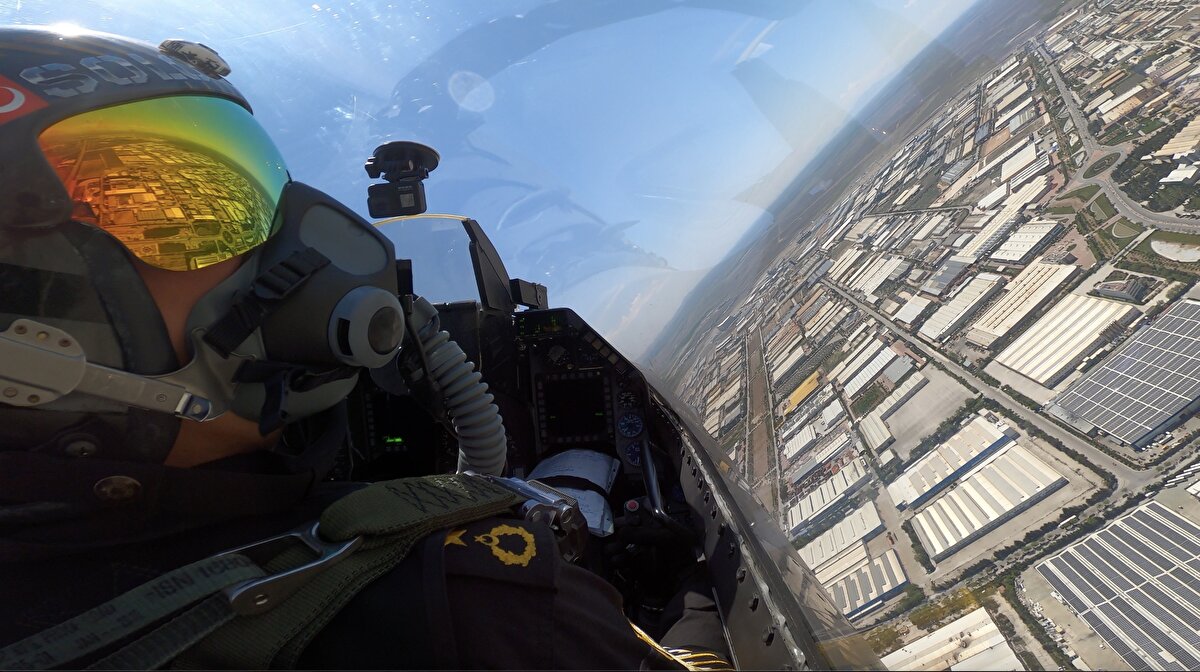 SOLOTÜRK, yeni manevrasıyla F-16 sınırlarını aştı