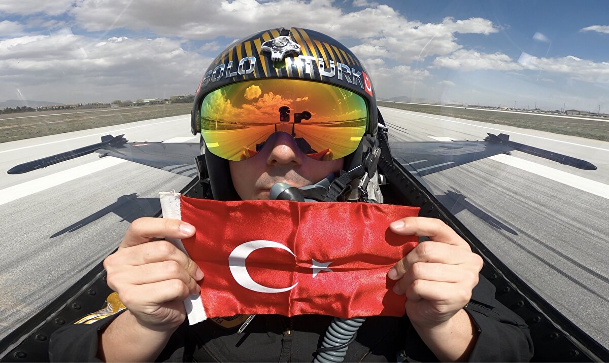 SOLOTÜRK, yeni manevrasıyla F-16 sınırlarını aştı