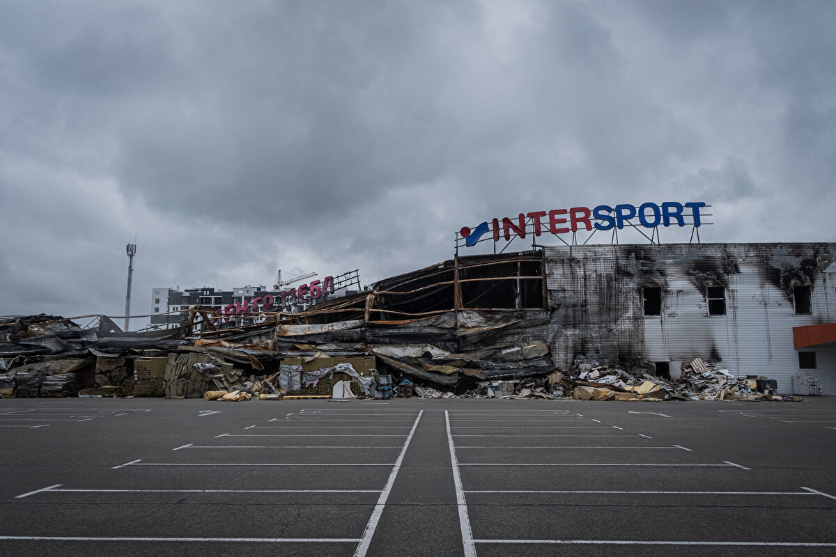 Harkiv bölgesinde Ukrayna ve Rus birlikleri arasındaki çatışmalar hala sürerken Ukraynalı yetkililer, bu bölgedeki bazı yerleşim birimlerinin kontrolünü yeniden sağladıklarını açıkladı. Harkiv’de Ukrayna ordusunun direnişi güçlü şekilde devam ediyor.<br><br>