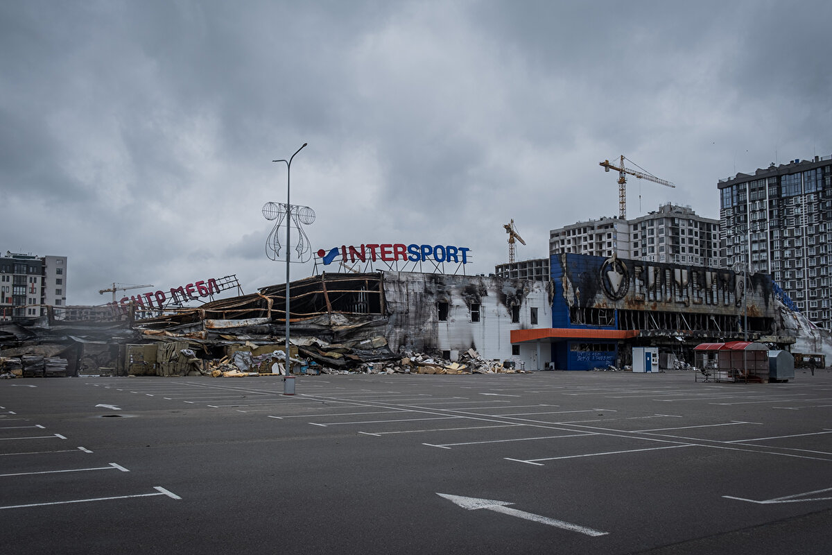 Rus ordusu, Luhansk şehrinin idari sınırlarına ulaşabildiklerini açıklasa da Pentagon’dan yapılan açıklamada, Rusya’nın Donbas operasyonunda planladıkları takvimin gerisinde kaldığı ifade edildi.<br><br>Ukrayna güçleri de sözde ayrılıkçıların kontrolü altındaki Donetsk ve Luhansk bölgelerine saldırılar düzenlemeye devam etti ve sivil kayıplar yaşandı.