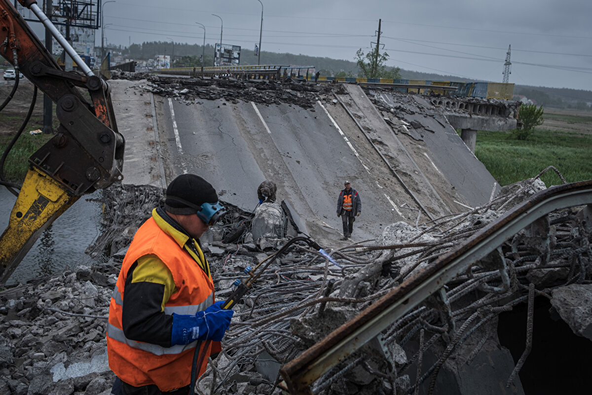 Türkiye Cumhurbaşkanı Recep Tayyip Erdoğan’ın arabuluculuk girişimlerinin neticesi olarak 29 Mart’ta İstanbul’da yapılan müzakereler sonucunda Ukrayna tarafı, Rus tarafına gelecekteki olası yazılı anlaşmanın ilkelerini teslim etti.<br><br>