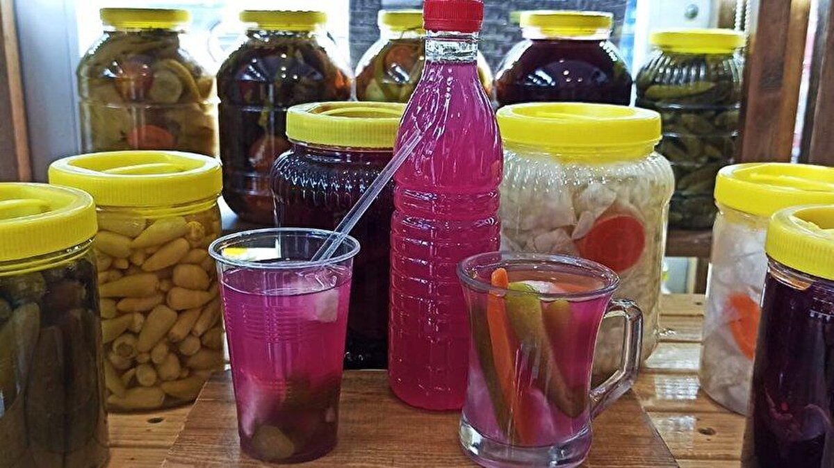 * Kan şekerini dengelemenin en hızlı yolu olarak kabul edilir. Uzmanlar turşu suyunun şeker oranını dengelediğinden şeker hastalarının bile rahat tüketebileceğini vurgular. <br><br>