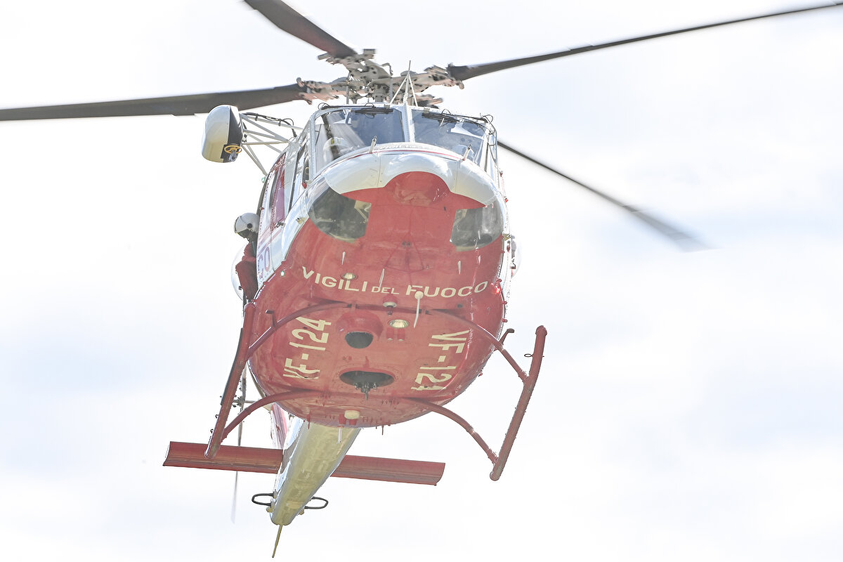 İtalyan makamları tarafından, kaybolan helikopterin arama çalışmalarının devam ettiği bildirilmiştir. Olayın duyulmasının ardından, başta Dışişleri Bakanlığımız ve İtalya’da görev yapan diplomatlarımız olmak üzere, İtalya’daki ilgili resmi ve sivil otoriteler ile temasa geçilerek, Türkiye ve İtalya’daki ekiplerimiz tarafından konu yakından takip edilmektedir. En kısa zamanda iyi haber almak dileği ve umuduyla kamuoyunun bilgilerine sunarız.” Eczacıbaşı Holding Yönetim Kurulu Başkanı Bülent Eczacıbaşı’nın da dün sabah özel uçakla Modena’ya gittiği öğrenildi.<br><br>