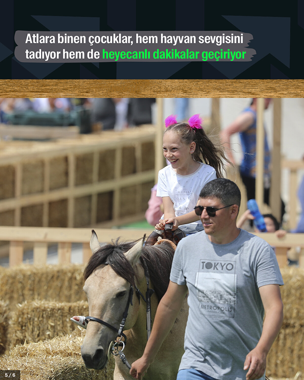 Eğitmenlerin eşliğinde atlara binen çocuklar, hem hayvan sevgisini tadıyor hem de heyecanlı dakikalar geçiriyor