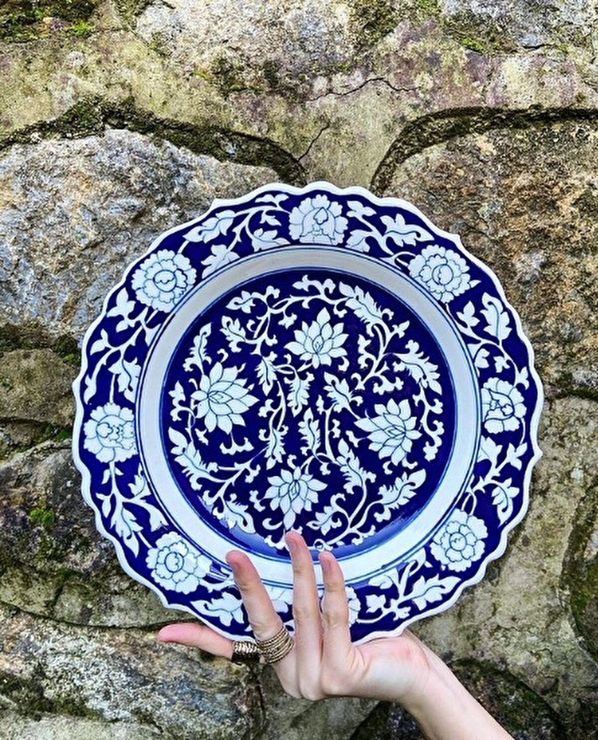 Şam işi üslubunda çini tasarımı, Nebile Topcu.