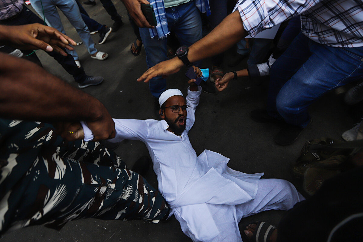 Pakistan Dışişleri Bakanı Bilaval Butto Zerdari, Hindistan'daki Müslümanların hayatları, onurları, malları, kültürü, mirası ve dini özgürlüklerinin korunması için İslam İşbirliği Teşkilatının (İİT) ve teşkilata üye devletlerin çabalarını artırmasını istedi.<br>