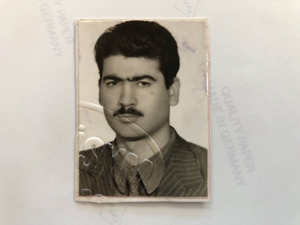 O kamyonla Bursa'ya getirdik. O zamanlar tandırını, ekmeğini, tavuğunu, yakacağını, yiyeceğini, ne varsa hepsini kamyona koymuşlar. Bursa'da yerleştiler. O gelen çocukları kentleştirmek, okutmak. Öyle kolay bir şey değildi. Ama o süre içerisinde biz çok şey yaptık. Çok çileli oldu ama çocukların hepsinin okumasına vesile olduk. Hepsi gelişti, zamanla ticarete de başladılar.<br>