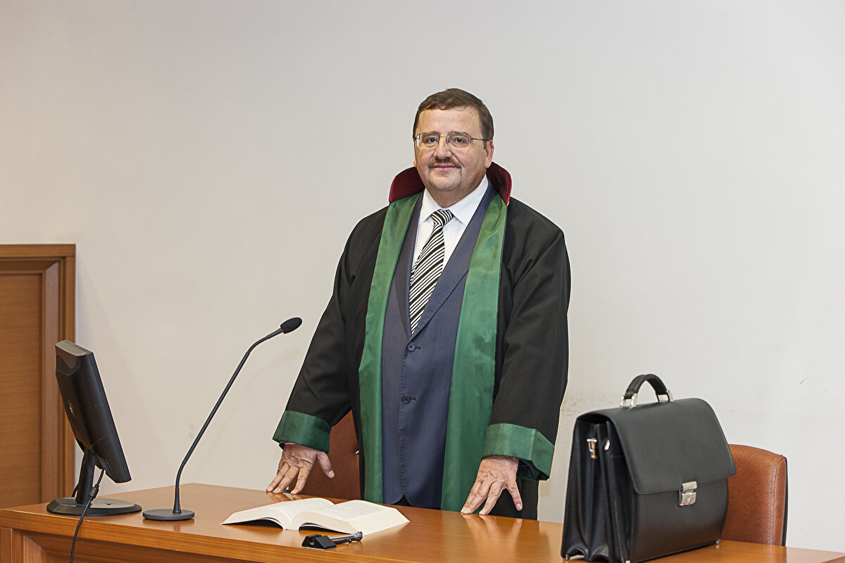 AVUKAT<br><br>Yeni ek gösterge: 3600<br>Mevcut emekli aylığı: 7878 TL<br>Yeni emekli aylığı: 9.605 TL<br>Mevcut İkramiye :284.073 TL<br>Yeni ikramiye: 346.371 TL