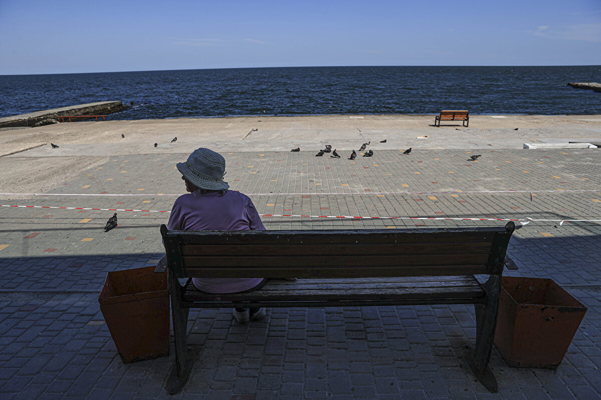 Gumenyuk, bu nedenle denize girmenin yasak olduğunu sözlerine ekledi.<br>