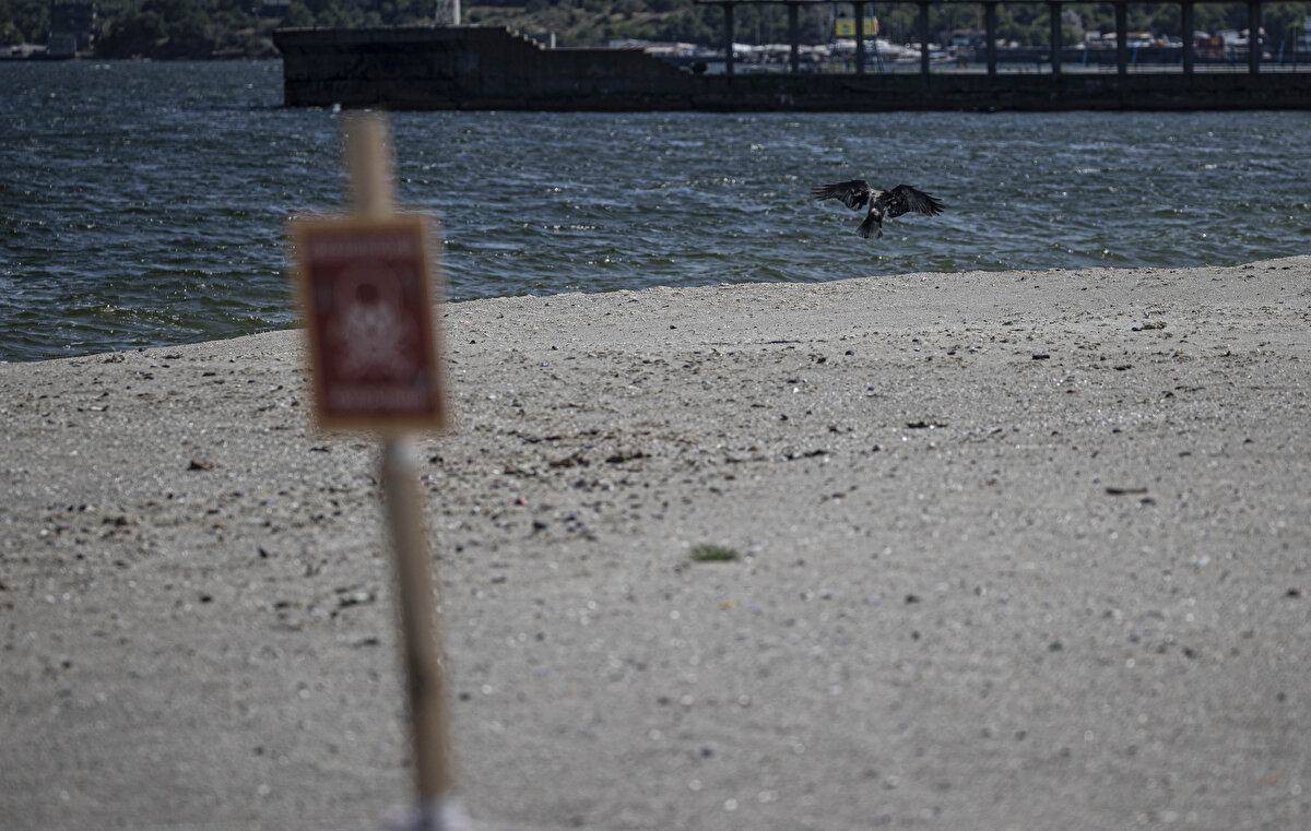 "Avrupa'nın da güvenliği için mücadele ediyoruz"<br><br>Gumenyuk, bugün Ukrayna'nın Rusya'ya karşı verdiği mücadelenin aslında tüm Avrupa için son derece önemli olduğunu ifade ederek "Biz bugün sadece kendi topraklarımız ve halkımızı savunmak için değil, Avrupa ve tüm dünyayı korumak için savaşıyoruz." diye konuştu.