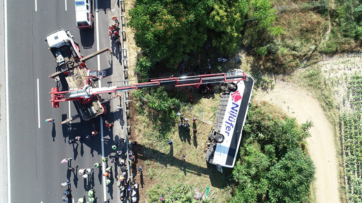 Bölgeye çok sayıda sağlık, güvenlik ve itfaiye ekibi sevk edildi.<br><br>