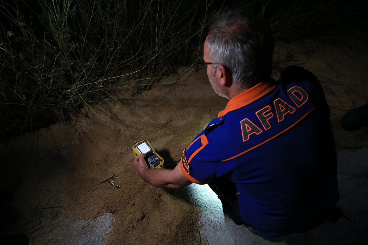 İbrahim Karagöz ise kokunun rüzgarın etkisiyle aralıklarla etkisini gösterdiğini ifade etti.<br><br>