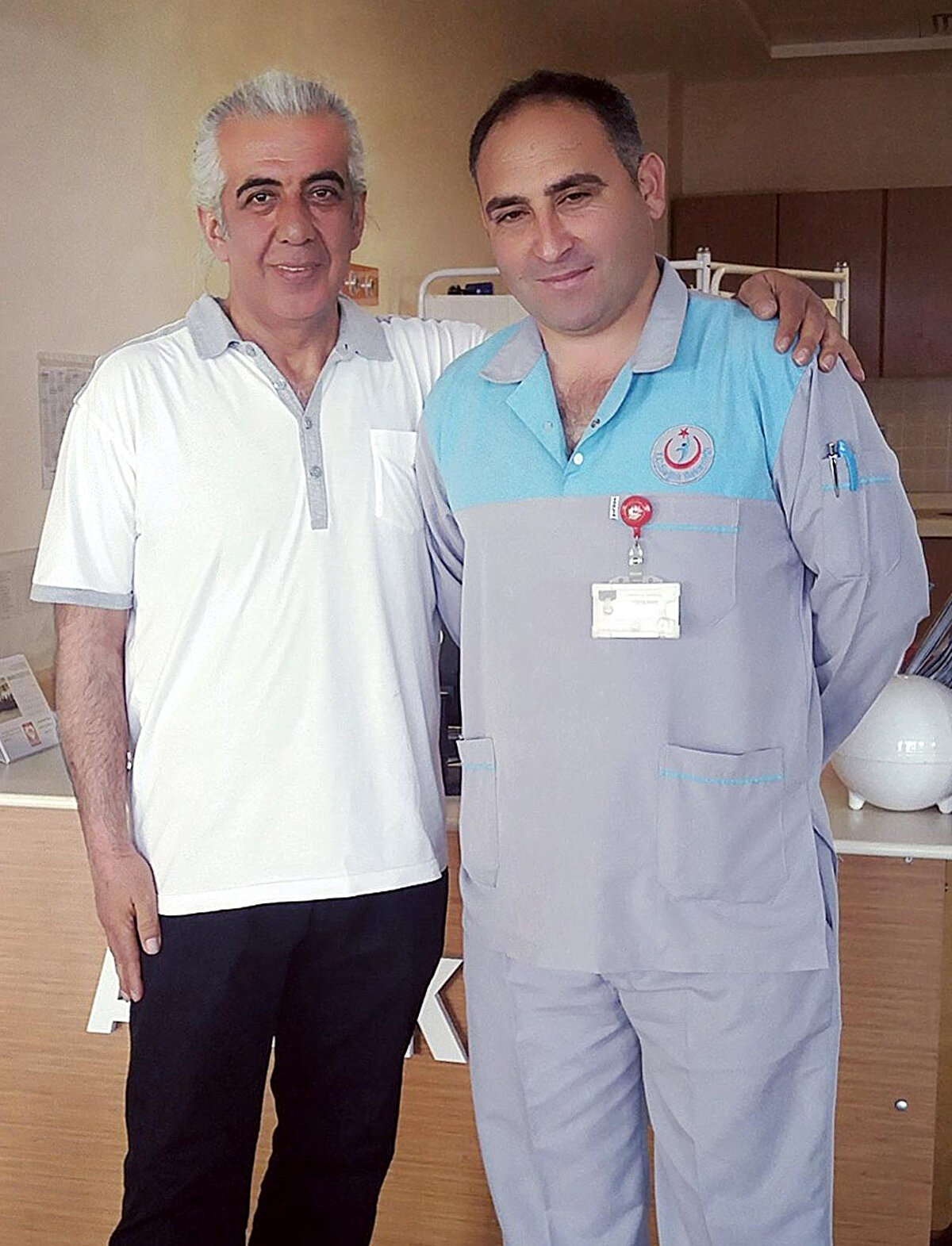 Bunun üzerine olay yerine sağlık ekipleri sevk edildi. Ambulansla hastaneye kaldırılan İsa Özcan tüm müdahalelere rağmen kurtarılamadı. İsa Özcan'ın ambulansta götürdüğü hasta ise başka bir ambulansa alınarak, hastaneye sevk edildi. Özcan'ın cenazesinin Akbaba köyünde son yolculuğuna uğurlanacağı öğrenildi.