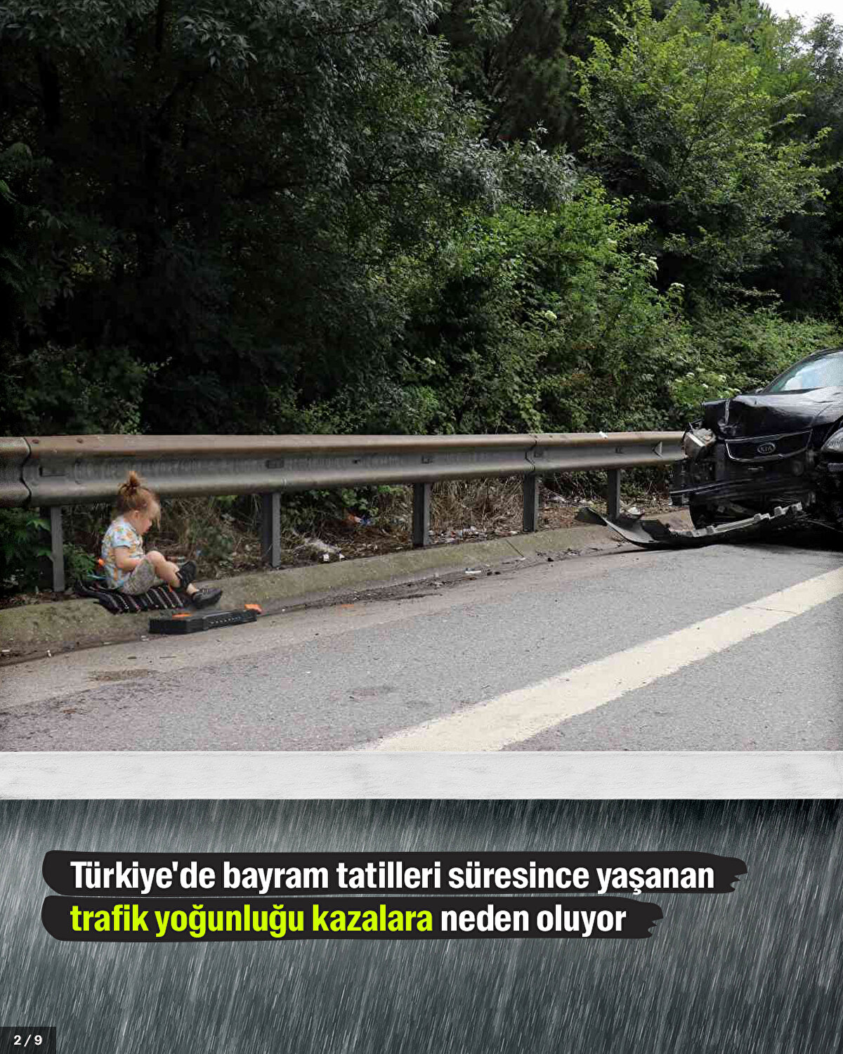 Türkiye'de bayram tatilleri süresince yaşanan trafik yoğunluğu kazalara neden oluyor.