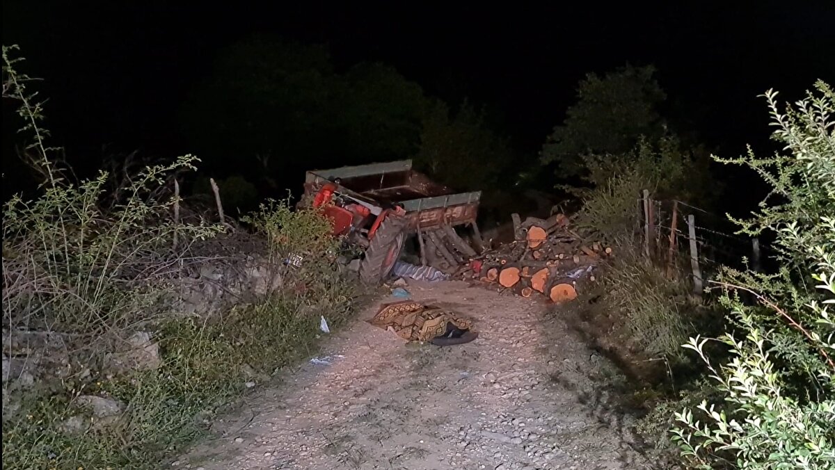 Kazada, sürücü ve yanında bulunan Feride Aydemir (47) olay yerinde hayatını kaybetti.<br>