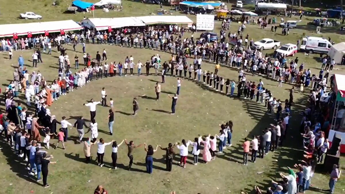 2 gün süren festivalde katılımcılar; konser, halk oyunları, güreş ve futbol müsabakaları ile eğlendi. Festivalde düzenlenen 'En Güzel Buzağı Yarışması'nda, 'Paşa' adlı buzağı ile birinci olan Mahmut Çelik'e ise çeyrek altın verildi.
