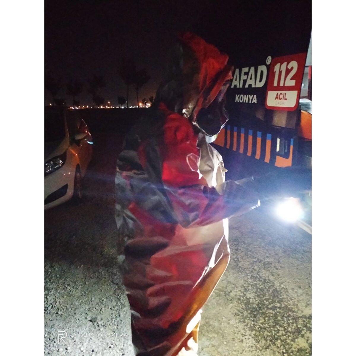 Varillerin toplandığı yerde çalışmaları inceleyen Akgün, gazetecilere, 17 Temmuz'da ihbar üzerine bölgeye ekiplerin sevk edildiğini ve Bakanlığa bağlı birimlerce gerekli numunelerin alındığını söyledi.<br><br>