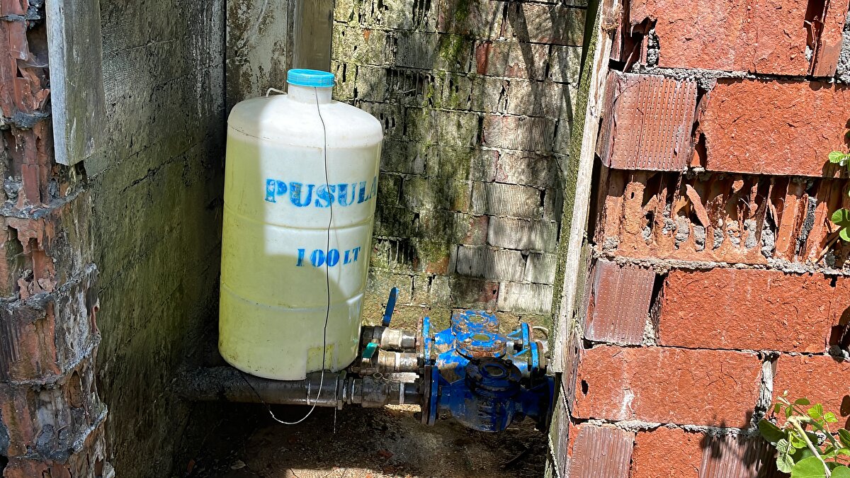 Hastaların yaşlarının 3 ile 15 arasında değiştiği belirtilen açıklamada şunlar kaydedildi:<br><br>"Üç hasta yoğun bakımda, üç hasta çocuk nefroloji servisinde izlenmektedir. Hastalardan 5’inin diyaliz ihtiyacı olmuştur. Bu klinik tablonun nedeninine yönelik araştırmalar devam etmektedir." 