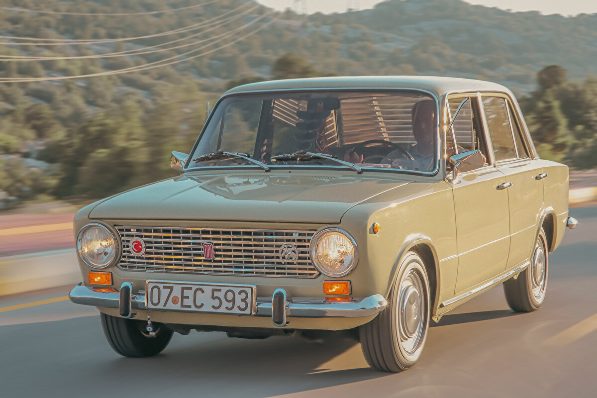 "Hacı Murat"ına sürekli talipler çıktığına işaret eden Yılmaz, "Özellikle Samsun'dan bir arkadaş sürekli arayarak aracı satıp satmayacağımı soruyor. Ben de satmayacağımı ama isterse gelip kullanabileceğini söylüyorum. Murat 124'ümü kesinlikle satmayı düşünmüyorum." ifadesini kullandı.<br><br>