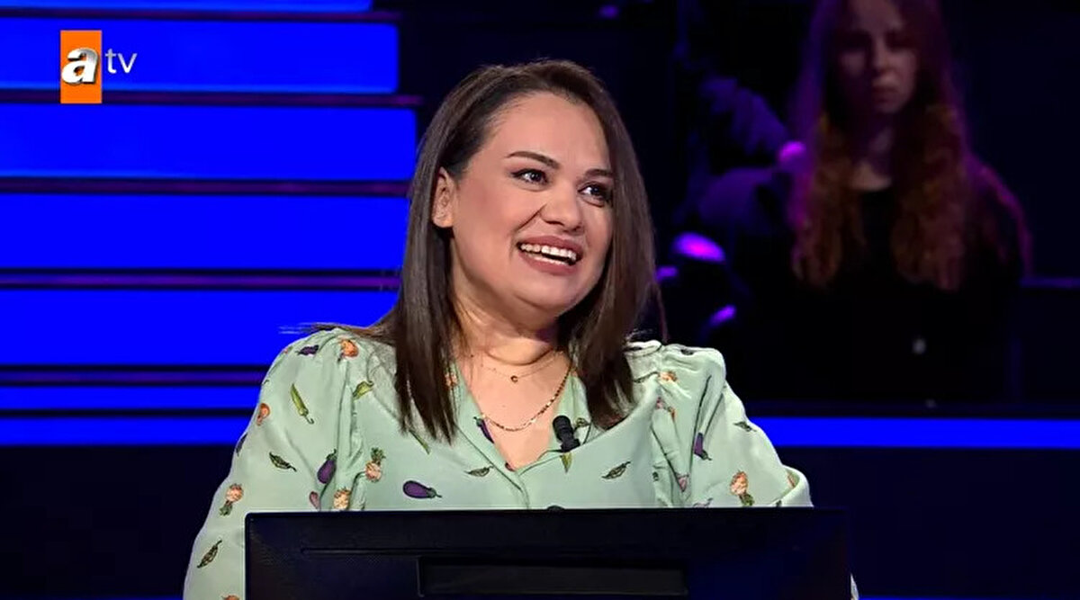 Gazilerimizi taşırken abla şefkatiyle ellerini tutuyordum ve onlara "Vatan size minnettar, çok seviyoruz, şimdi topraklarımıza gideceğiz" dediğim zaman tansiyonları ve solunum sayıları düzeliyordu. Bende gözlerimde küçücük bir yaşla onlara hep hizmet ettim" şeklinde konuştu.<br><br>