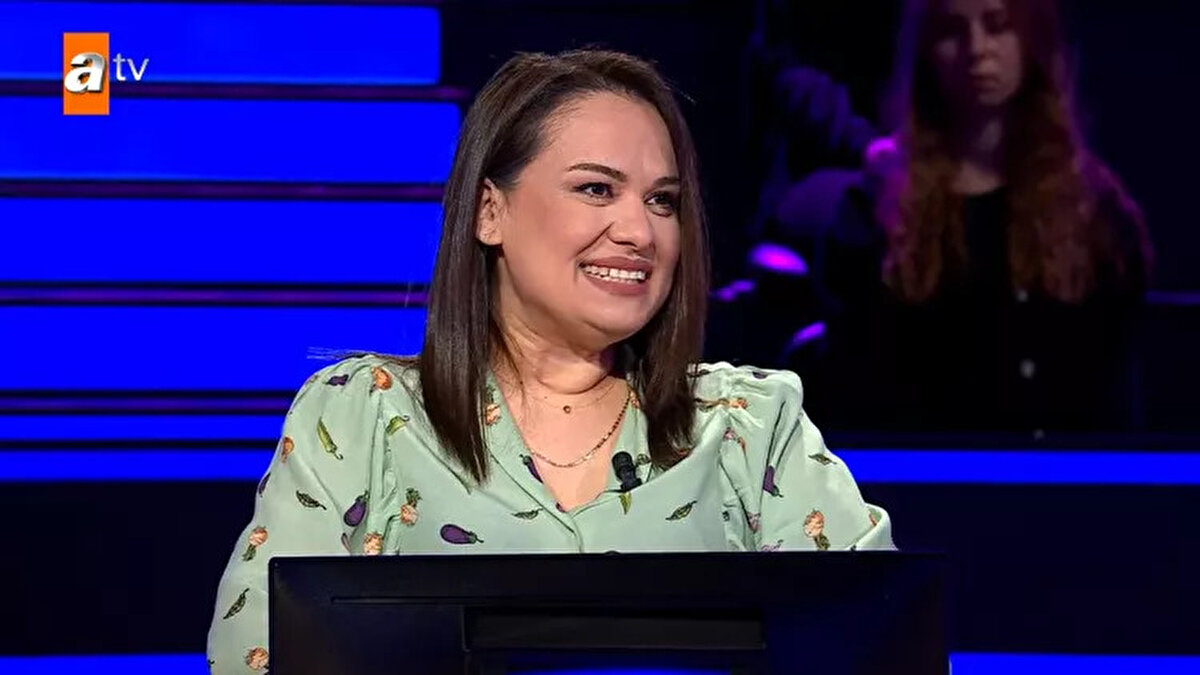 Kenan İmirzalıoğlu'nun "Meslek hayatınızda unutamadığınız bir anınız var mı?" sorusuna yanıt veren Sağlam "Başarıyla naklettiğimiz ağır yanık, birkaç saat içinde kaybedilmesi gereken hastaları hayata tutundurduğumuz durumlar oldu. <br><br>