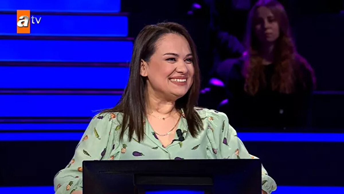 Yarışmaya heyecanlı bir giriş yapan 41 yaşındaki Canan Esin Sağlam, Ankara Gülhane Askeri Tıp Fakültesi Mezunu. Evli ve bir kız çocuğu sahibi olan Sağlam, meslek hayatındaki başarısıyla izleyenlerden takdir topladı. <br><br>