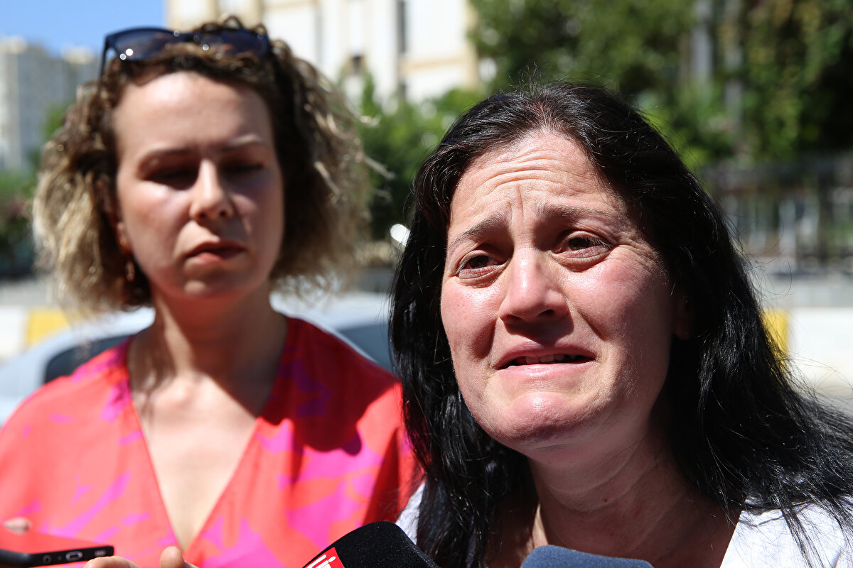 Anne Yasemin A., Akdeniz Üniversitesi Hastanesi'nde tedavi göern Cem'i ziyaret etti. 10 dakika süren ziyarette oğlunu iyi gördüğünü, sarılıp öptüğünü anlattı. Anne oğlunu kaçırdığı gerekçesiyle 2 yıl önce kardeşinden şikayetçi olmuştu ama bu süreçte çocuğunu aramak için Bursa'ya gitmediği anlaşıldı.<br><br>