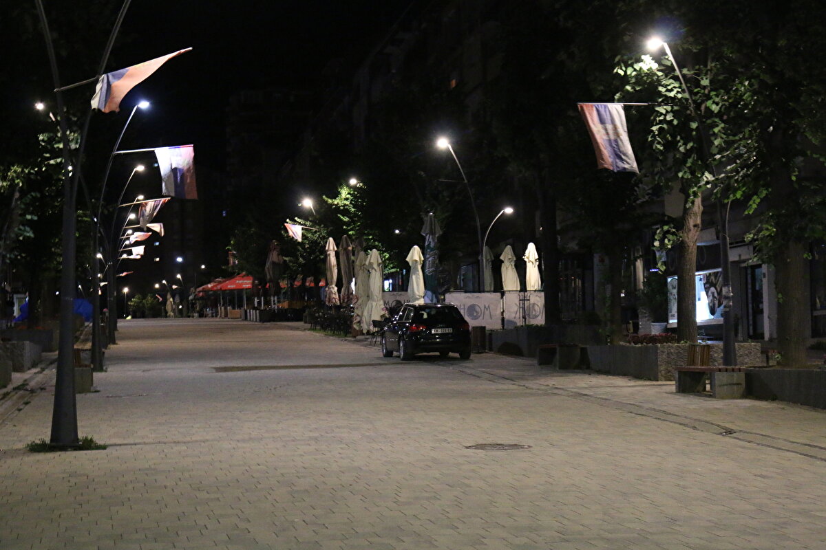 Aynı şekilde 1 Ağustos itibariyle hükümetin bir ay önce aldığı karar doğrultusunda Sırbistan kimlik belgeli şahıslara ilişkin mütekabiliyet tedbirinin de uygulanacağı ifade edilmişti.<br>