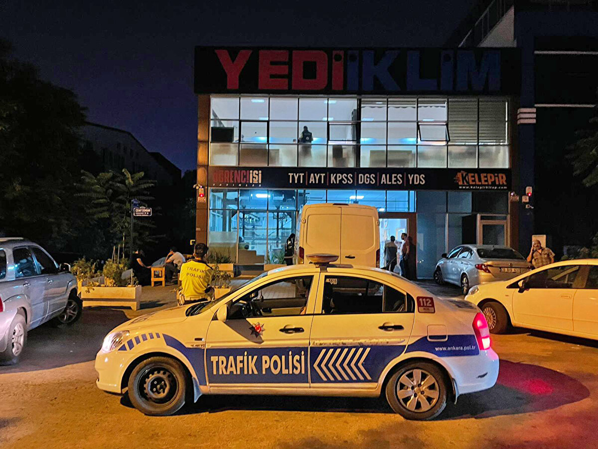 2022 KPSS'deki sorulardan bazılarının Yediiklim Yayınevi'nin bir deneme sınavında daha önce yayınlandığı iddiaları gündeme gelmişti. Cumhurbaşkanı Recep Tayyip Erdoğan, KPSS sorularının sızdırıldığı iddiası karşısında DDK'ya inceleme talimatı verirken ÖSYM başkanını da görevden almıştı.<br><br>