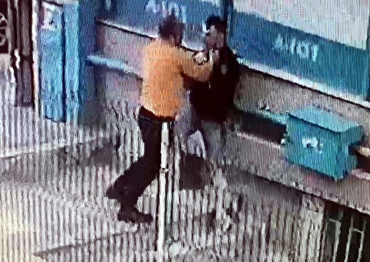 Oğuzhan İ. de gözaltına alındı ve "Kasten Yaralama" suçundan ötürü adliyeye sevk edildi ve "Adli Kontrol" kararıyla tutuksuz yargılanmak üzere serbest bırakıldı.<br><br>İstanbul Emniyeti Narkotik Suçlarla Mücadele Şube Müdürlüğü'ne getirilen uyuşturucu madde satıcısı F.Y. de "Uyuşturucu Madde Ticareti Yapmak" suçundan adliyeye sevk edildi.