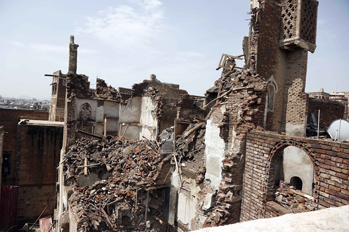 Yemen'in sembolü haline gelen Sanaa evlerinin bugün ayakta duran örneklerinden bazıları 500 yıldan daha eskiye dayanıyor.