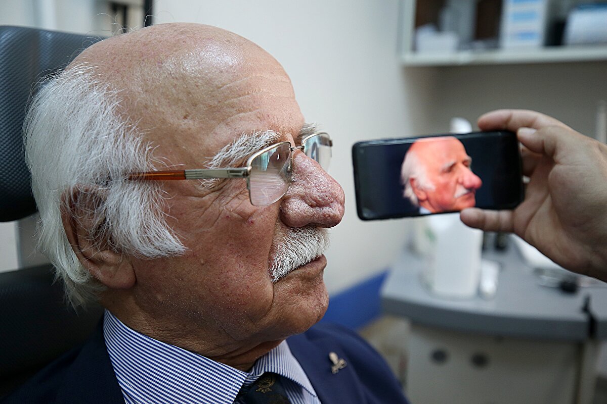 "Hastanın uyumuyla güzel bir sinerji yakaladık ve kendisi sıhhatine kavuştu"<br><br>Operatör Dr. Erdal Rahman Köprücü ise hastanın yaklaşık 3 ay önce kendilerine başvurduğunu anlattı.