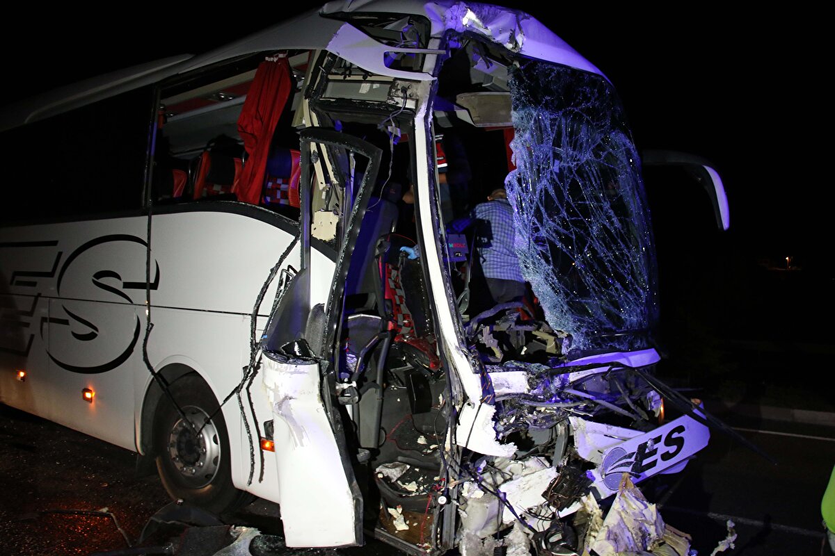 Öte yandan tır sürücüsü E.A. da jandarma ekiplerince gözaltına alındı.<br>