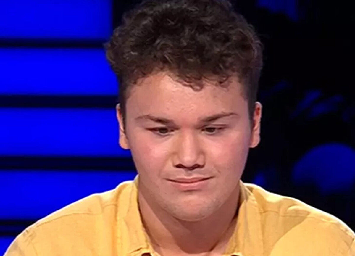 Ünlü oyuncu Kenan İmirzalıoğlu'nun sunumuyla ekranlara gelen ATV'nin sevilen programı Kim Milyoner Olmak İster'e katılan tıp eğitimi alan 19 yaşındaki Kerem Dinçsoy isimli yarışmacı 30 bin TL'lik soruyu geçerek barajı aştı.<br><br>