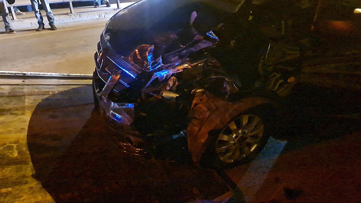 Can pazarının yaşandığı kazada turist minibüsündeki Kuveyt uyruklu 8 kişi ile diğer minibüste bulunan 3 kişi yaralandı.