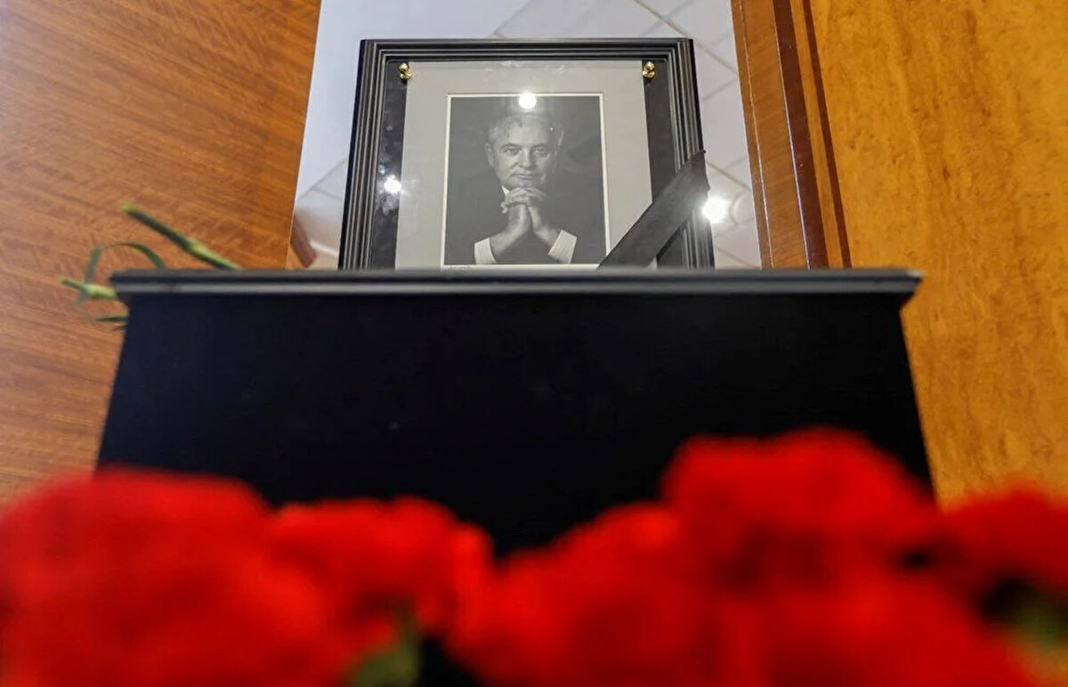 Gorbaçov'un naaşı, hastanenin yas salonunda ziyarete açıldı.<br><br>