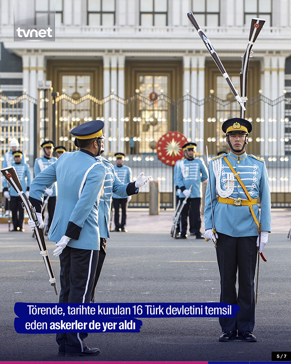 Törende, tarihte kurulan 16 Türk devletini temsil eden askerler de yer aldı