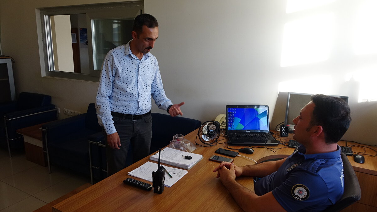 Yaşadığı olay karşısında duygulandığını belirten Ömer Uludağ, "Kardeşimi ziyarete Çorum'dan geldim. Para çekmek için öğle saatlerinde ATM' ye gittim.