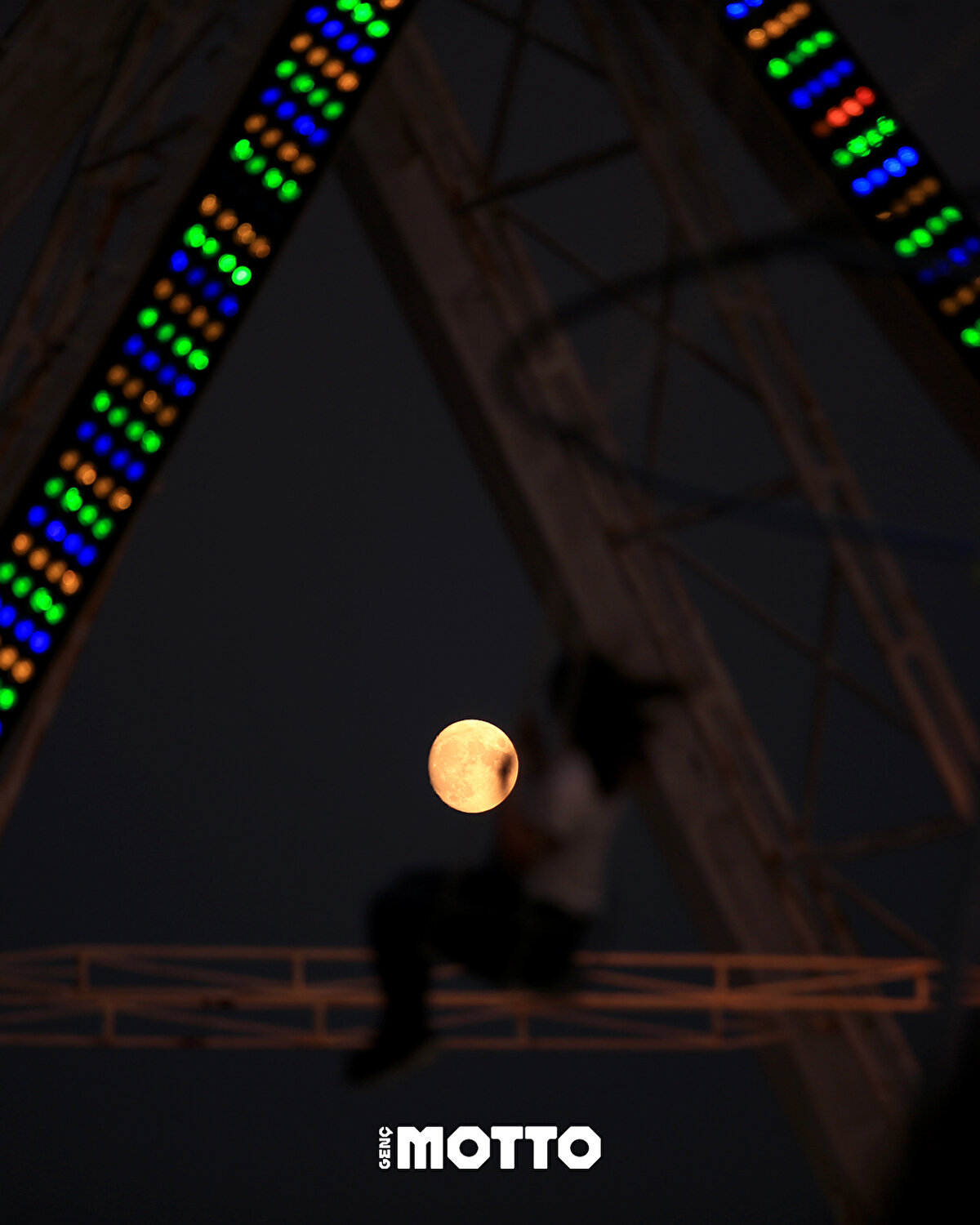 Kırklareli'de dolunay manzarası izleyenleri büyüledi