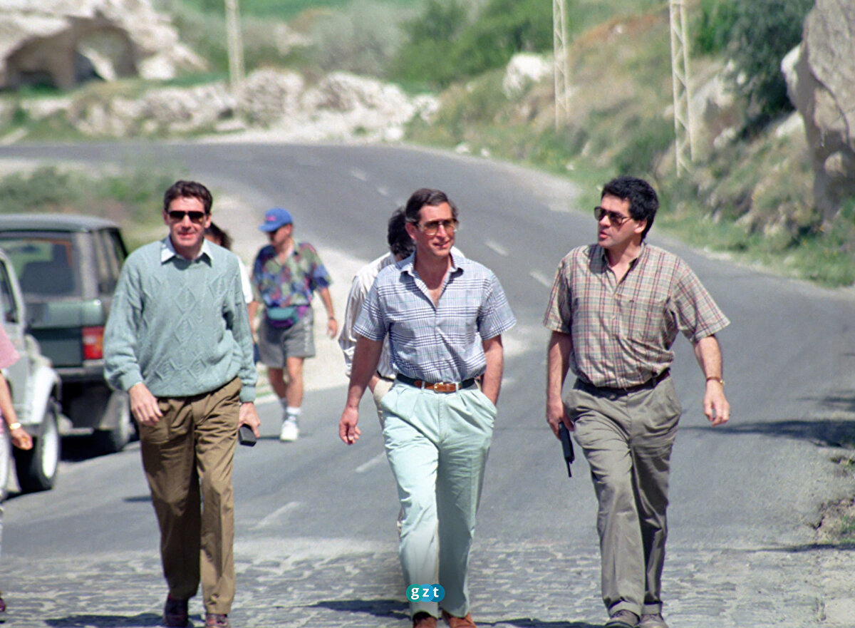 13 Mayıs 1992'de Charles, Kapadokya'da tarihi kilise ve manastırları ziyaret etmişti