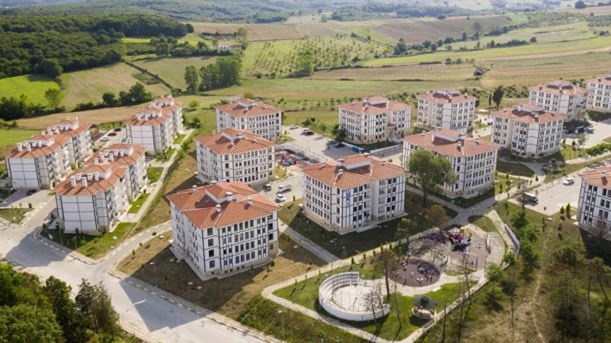 BAYBURT<br><br>Merkez, Aydıntepe, Demirözü, Aydıntepe<br><br>BATMAN<br><br>Beşiri, Gercüş, Hasankeyf<br><br>BİLECİK<br><br>Merkez, Osmaneli, Pazaryeri, İnhisar<br><br>BİNGÖL<br><br>Adaklı, Merkez, Genç<br><br>BİTLİS<br><br>Ahlat, Ovakışla, Tatvan, Adilcevaz, Hizan,<br><br>BOLU<br><br>Merkez, Kıbrısçık, Dörtdivan, Mengen, Yeniçağa<br><br>BURSA<br><br>Gürsu, Karacabey, Kestel, Mustafakemalpaşa, Nilüfer, Orhangazi, Büyükorhan, Harmancık, Keles, Orhaneli, Yenişehir<br><br>ÇANAKKALE<br><br>Merkez, Biga, Ezine, Gelibolu, Gökçeada