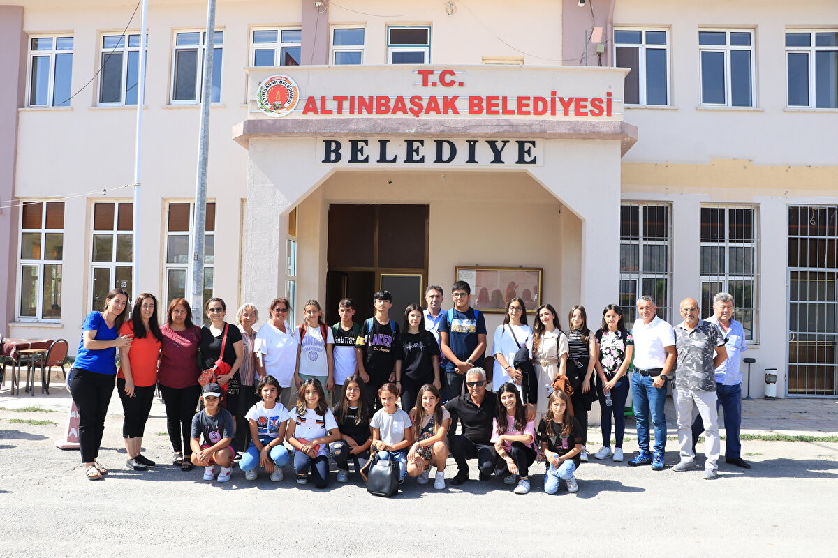Asya Göler ise iki yıldır resim çalışması yaptığını ve bugüne kadar hiç trene binmediklerini söyledi.<br><br>Hayallerinin gerçekleşmesinden dolayı çok mutlu ve heyecanlı olduğunu anlatan Göler, bu imkanı sağlayan Tuğçe Yılmazçelik ve dernek yöneticilerine teşekkür etti.