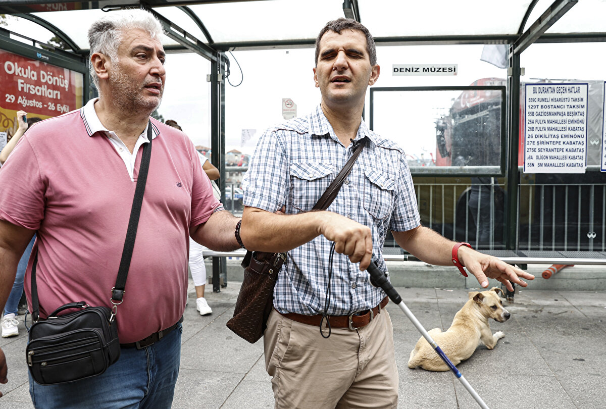 Engellilere yönelik pek çok yeniliğin uygulamadaki sıkıntılarının aslında insanların engellileri ikinci planda görmesiyle ilgili olduğu değerlendirmesinde bulunan Yılmaz, engelli bireylere seslenerek "Siz çıkmadıkça bu düzenlemeler hiç yapılmayacak." dedi.<br>