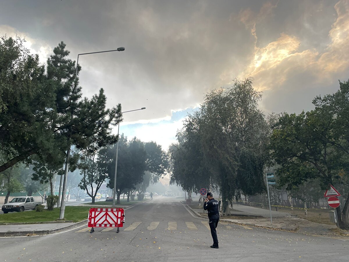 Çalışmalara Emniyet Müdürlüğü'nün toplamsal olaylara müdahalede kullandığı TOMA ile de destek veriliyor.<br><br>