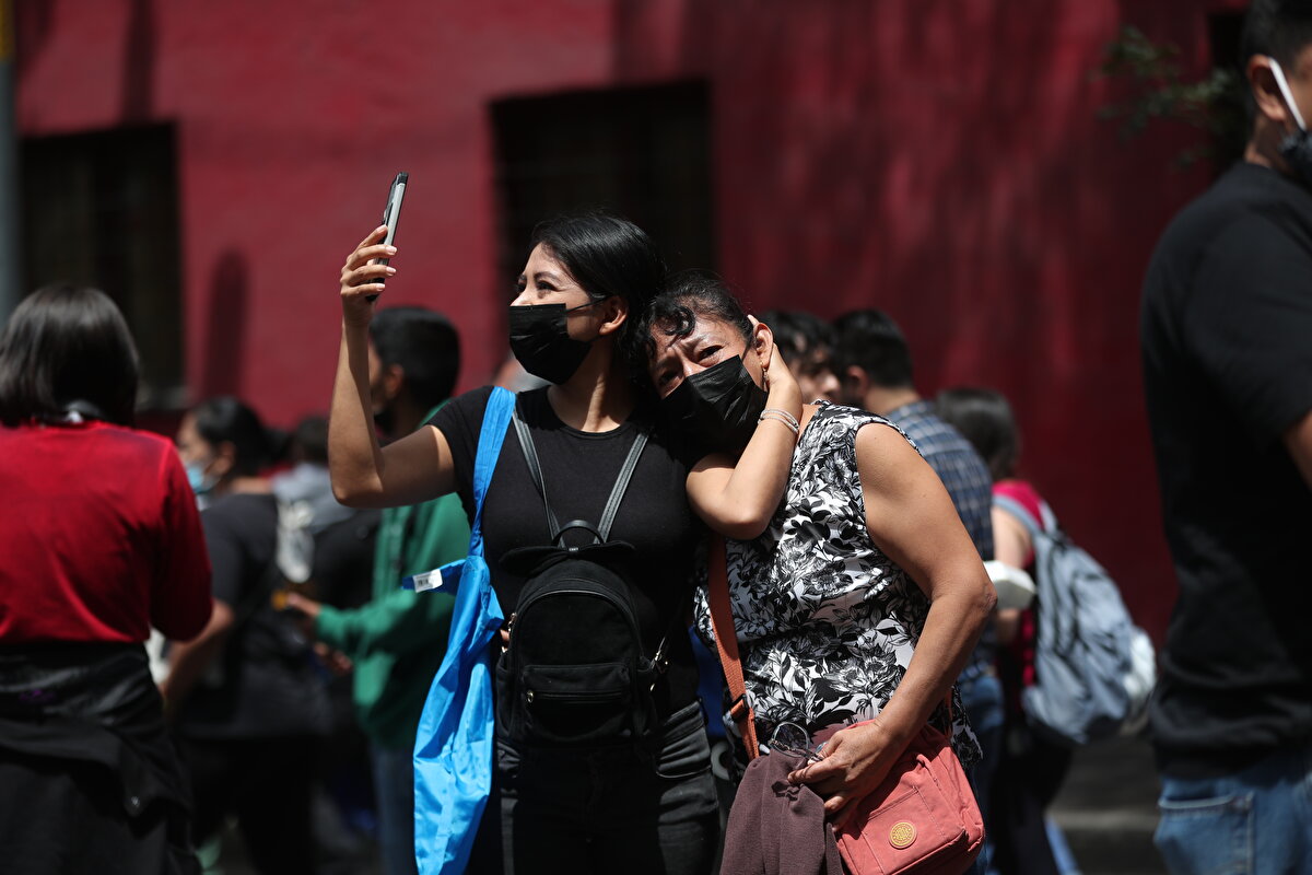 Obrador, Meksiko Şehri Hükümet Şefi Claudia Sheinbaum ile görüştüğünü, başkent Meksiko şehrinde ciddi bir zararın olmadığını belirtti.<br>