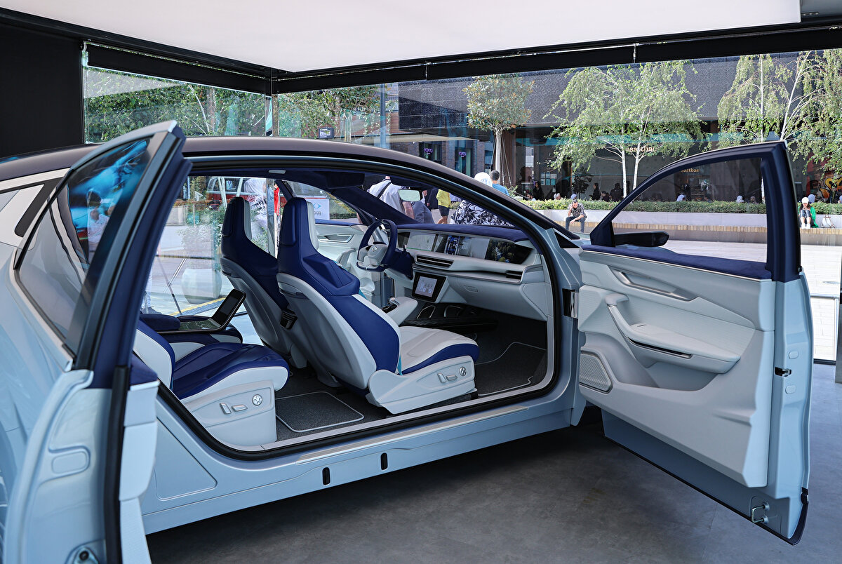 Ardından yine C segmentindeki Sedan ve Hatchback modelleri üretim sırasına girecek. Takip eden yıllarda B-SUV ve C-MPV’nin de aileye katılmasıyla, aynı DNA’yı taşıyan ve 5 modelden oluşan ürün gamı tamamlanacak.<br><br>