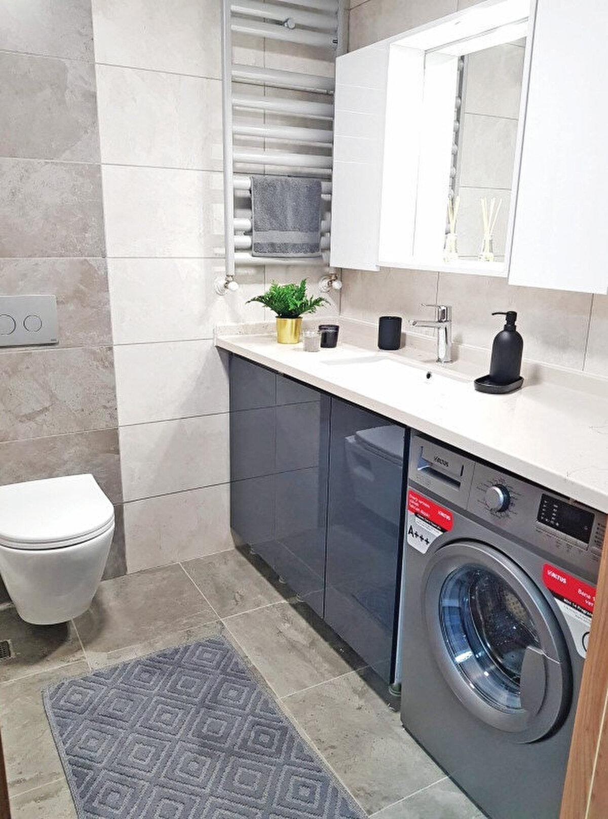 KİŞİ BAŞI 17 M2 YEŞİL ALAN<br>Yatay mimariyle inşa edilecek konutlar beş katlı. Doğal gaz ve ısı yalıtımın olacağı binaların altında kapalı otopark bulunuyor. Yeşille iç içe projede kişi başına 17 metrekare yeşil alan düşüyor.