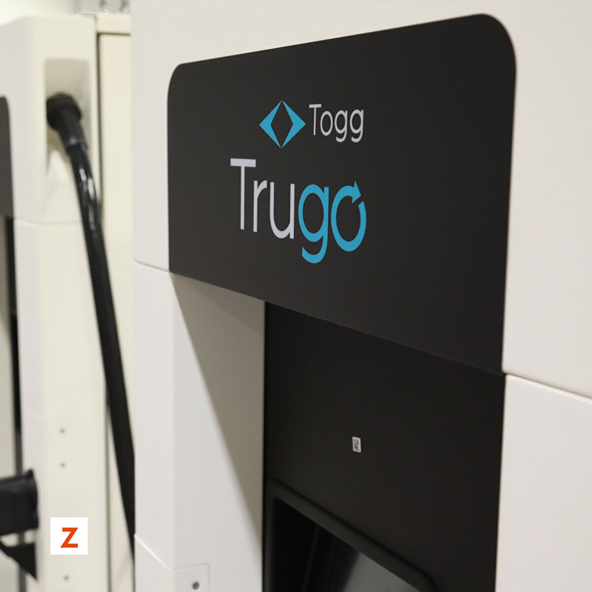 Trugo ile elektrikli araç kullanıcıları Türkiye’nin 81 ilinde yüksek performanslı şarj altyapısıyla, kesintisiz bir deneyim yaşayacak."<br><br>TOGG'un 2023'ün mart ayında yollarda olması bekleniyor.